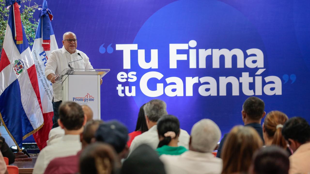 Entrega Credito En Bahoruco